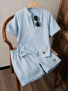 SHEIN 2件組兒童小男孩休閒短袖V領上衣與短褲套裝 - 淺藍色 - 查看 4