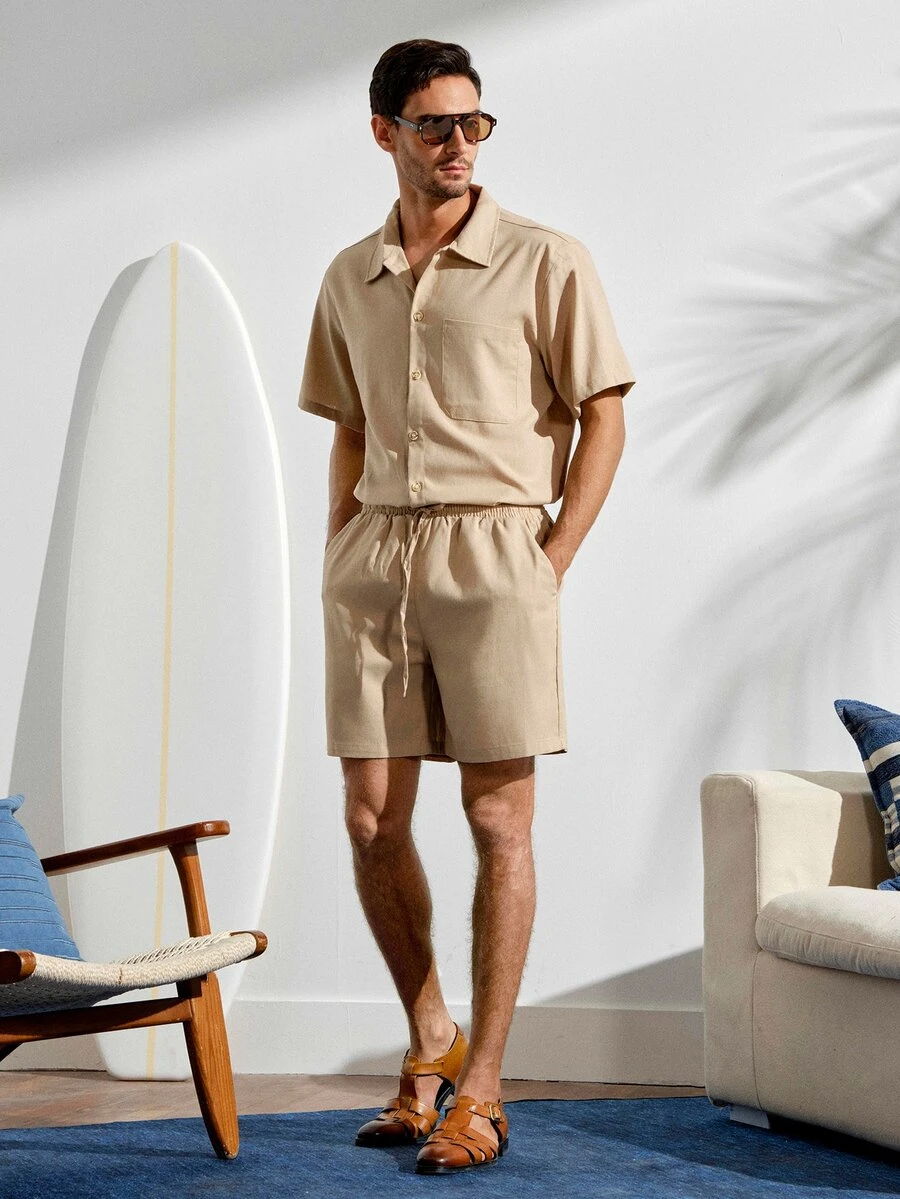 VeloEdit Men's Pocket Front Short Sleeve Shirt And Slanted Pocket Shorts 2pcs/Set , Basic , Linen , Urban , Plain, Men Linen Set, Cozy OutfitsFall Winter - Khaki - View 1