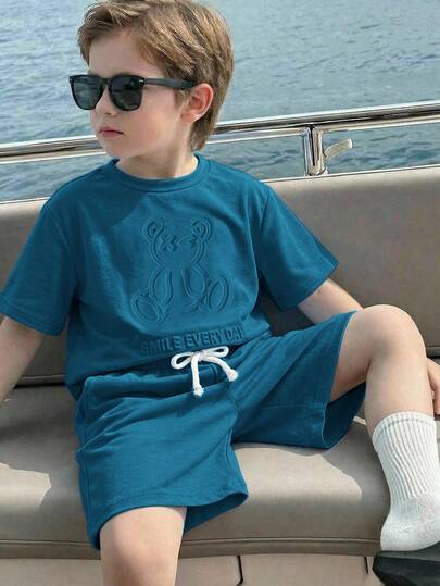 SHEIN Kids Young Boy Casual Minimalist Cute Bear Print Crew Neck Short Sleeve T-Shirt And Shorts 2-Piece Set Suitable For Summer