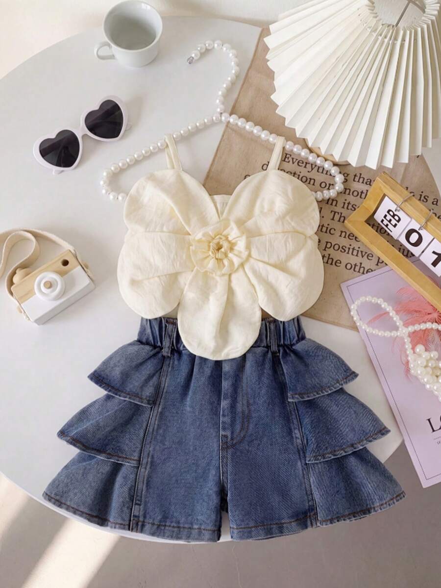 SHEIN Playful Pals 2-Piece Set For Baby Girls Large Flower Suspenders Solid Color Tops Multi-Layered Ruffled Shorts Summer Photoshoot 2nd Birthday White Blue - Apricot - View 1