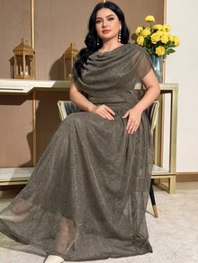 Modelyn 大尺碼女款純色百褶亮面緞帶設計優雅洋裝 - 灰色 - 查看 4