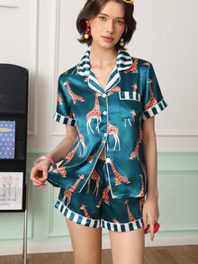Chillnights Bộ đồ ngủ nữ satin cổ bẻ mở trước họa tiết hươu cao cổ trẻ trung - Nhiều màu - Xem 6