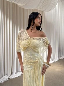 Aloruh 女款優雅甜美蕾絲不對稱領抓褶洋裝 - 淡黃色 - 查看 3