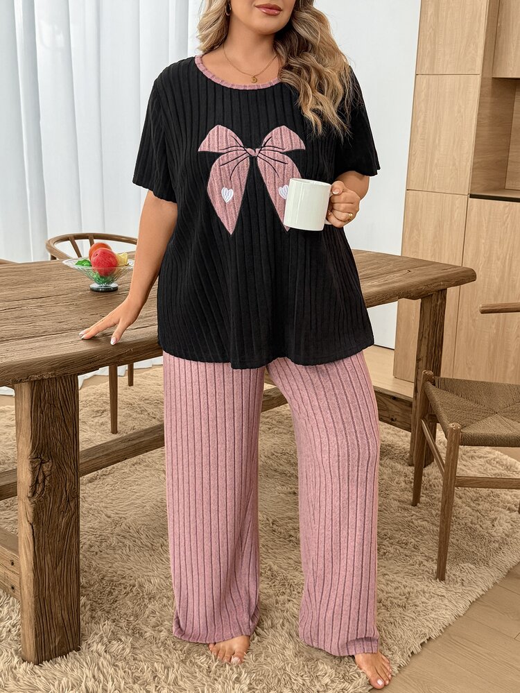 SHEIN CURVE+ Set Piyama Kasual Wanita Ukuran Besar dengan Rajutan Bergaris, Bordir Pita, Leher Bulat, Lengan Pendek, dan Celana Panjang - MultiWarna - View 7