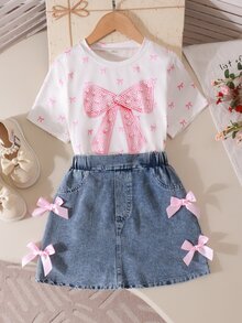 SHEIN Sparklyn 春夏季女童甜美風粉色蝴蝶結裝飾白色圓領短袖T恤 + 粉色3D蝴蝶結刺繡牛仔迷你裙套裝，輕量女童套裝，甜美可愛，時尚且簡單優雅，適合日常出遊、休閒玩耍、校園穿搭等 - 彩色 - 查看 6