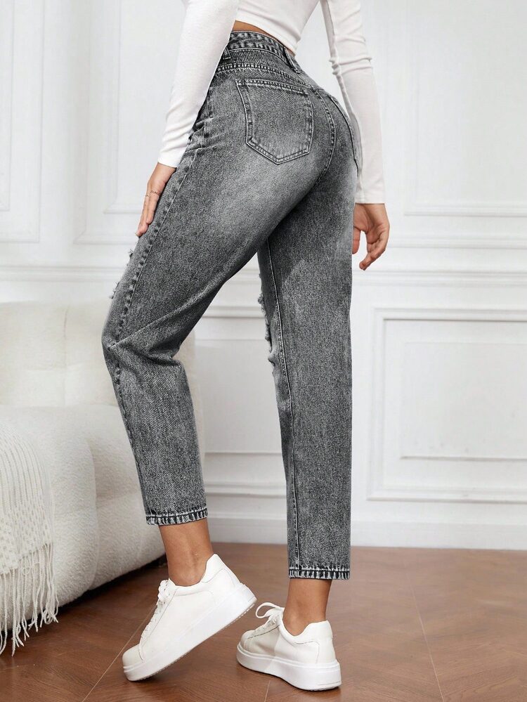 EMERY ROSE Women's Front Button Pocket Distressed Simple Casual Denim Jeans - Grey - View 5