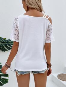 EMERY ROSE Camiseta casual de moda con hombro asimétrico de encaje de contraste de unicolor para mujer - Blanco - Ver 2