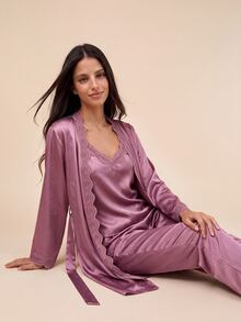 Amorya 四件套睡衣：蕾丝拼接仿丝吊带背心、短裤、长裤、系带睡袍，秋冬服装 - 藕粉色 - 查看 7