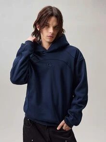 Vaulklash 男士休闲双帽拼接连帽衫，街头风，宽松版型，印花图案，情侣装，朋友装，表达爱意，街头风格，情侣款，结构设计，刺绣图案，双层帽子 - 藏蓝色 - 查看 4