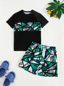 SHEIN 紅白藍配色青少年男孩泳裝套裝，夏季休閒度假兒童幾何印花快乾防曬短袖上衣＋短褲 2 件套穿搭 - 綠色 - 查看 3
