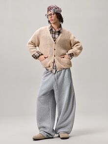 Vaulklash 男士純色鈕扣前開襟粗針織素色卡其色都會休閒外出時尚落肩開襟衫，送給丈夫、男朋友的禮物，老錢風，適合秋冬、度假、父親節禮物 - 米色 - 查看 2