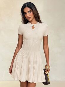 Aloruh Women's Elegant Commuter New Chinese Style Frog Button Waist-Cinching Solid Color Ribbed Knit Mini Dress - Apricot - View 4
