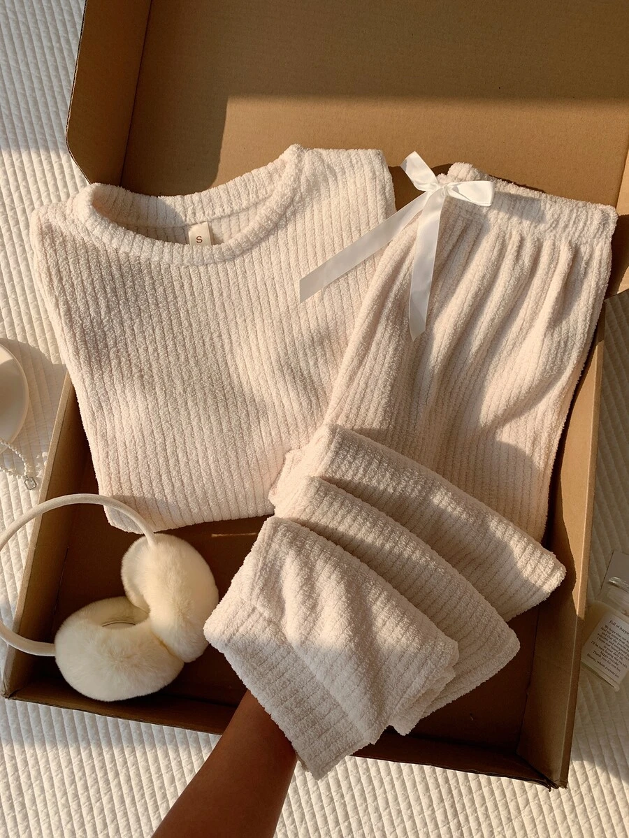Comfortcana 纯色罗纹针织家居服套装 白色套装 家居服套装 舒适套装 女士家居服套装,舒适优雅的细节,秋冬服装,蓬松柔软 - 白色 - 查看 1