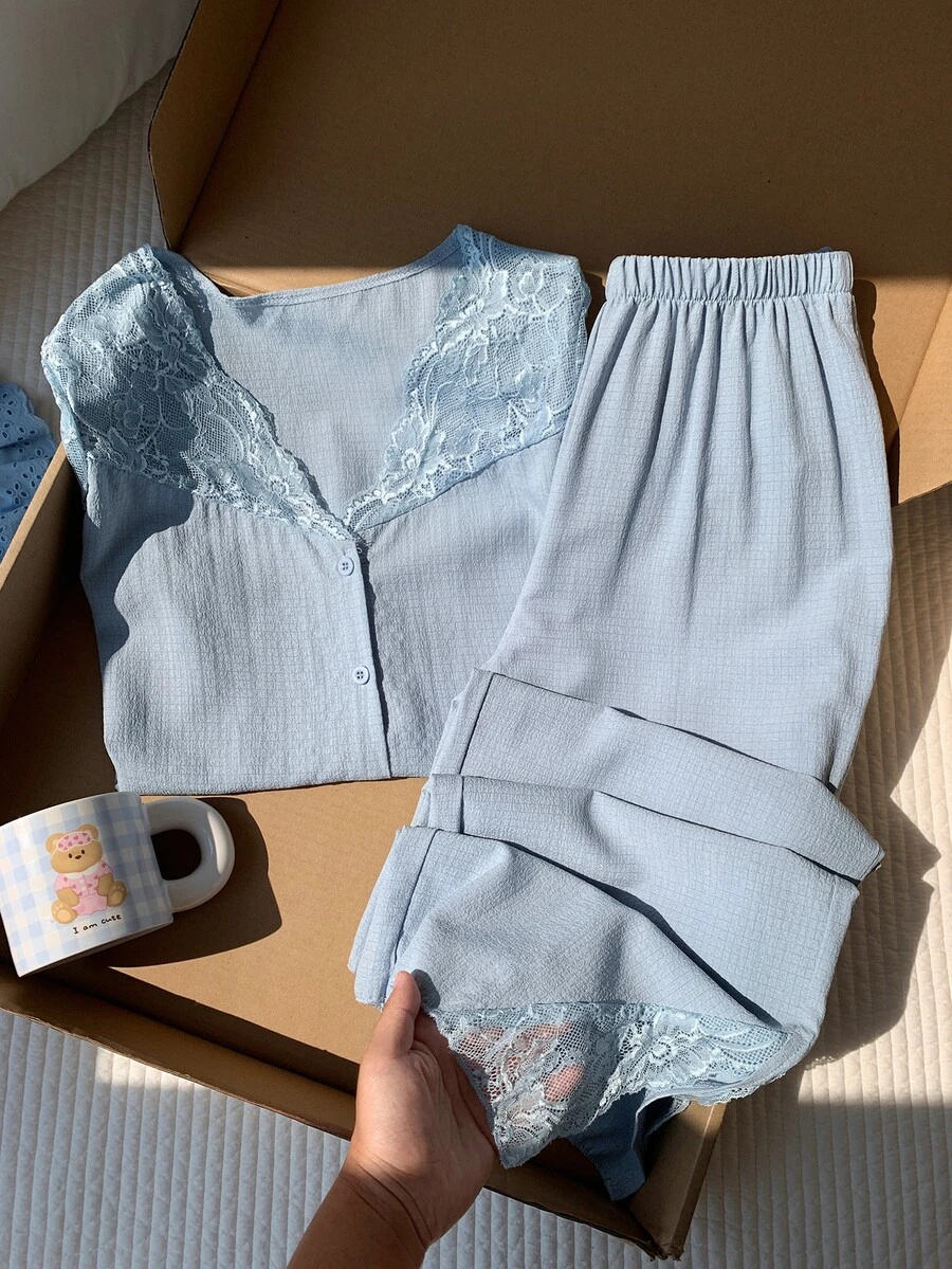 Comfortcana 蕾丝拼布透明肩前开短袖睡衣套装 - 淺藍色 - 查看 1