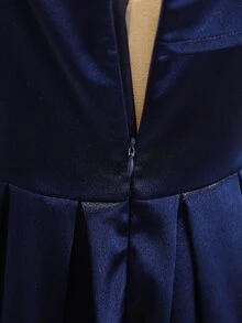 少女深藍色緞面正式洋裝，冬季法式奢華風，露肩不對稱抓褶細肩帶無袖中長裙，優雅婚禮禮服 - 藍色 - 查看 4