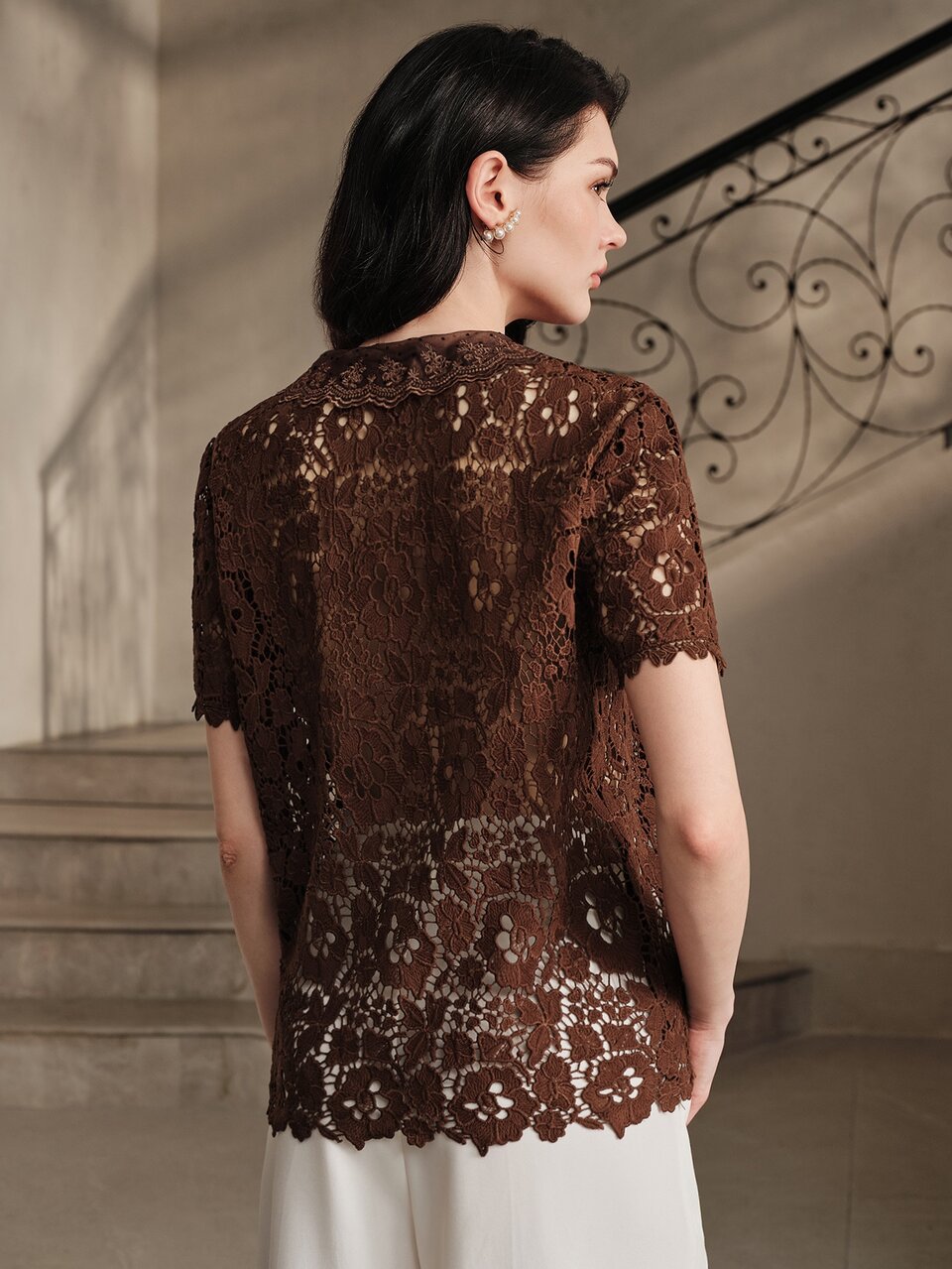 Anewsta Summer New French Elegant Hollow Water-Soluble Lace Fabric Exquisite Embroidery Collar V-Neckline Daily Commute Versatile Women's Short Sleeve Top