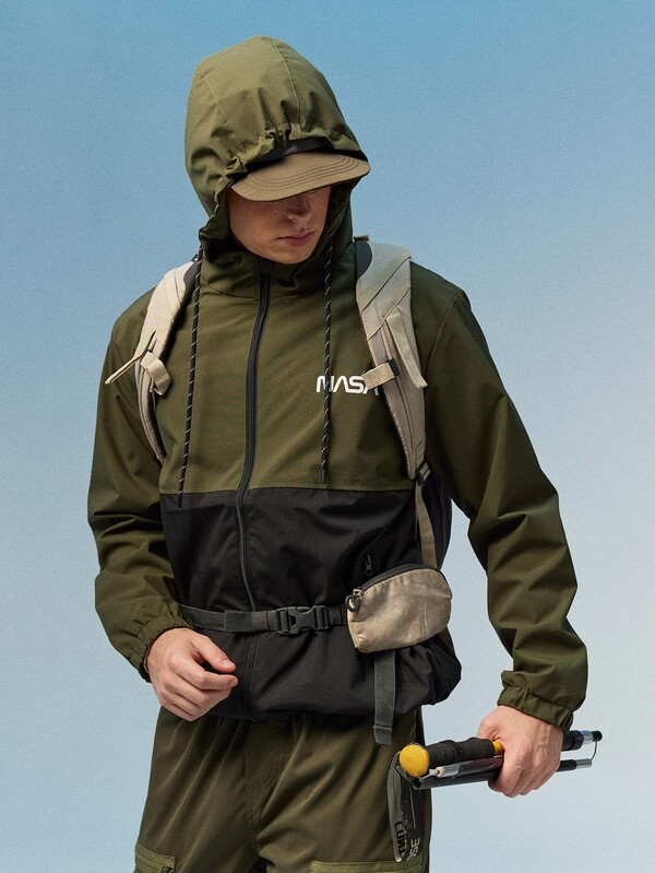 Caldwick Men Long Sleeve Two Tone Letter Graphic Drawstring Hooded Outdoor Windbreaker Jacket, For Fall