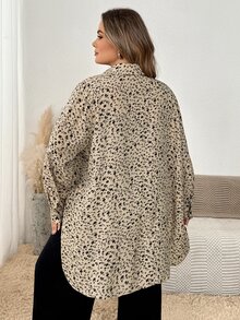SHEIN CURVE+ Kemeja Kancing Depan Berpotongan Bulat dengan Hem Bulat, Warna Polos, Ukuran Plus, Cocok untuk Jalan-jalan dan Perjalanan di Musim Gugur - Aprikot - View 4