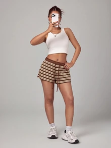 SHEIN PETITE 女款棕色條紋針織休閒短褲 - 棕色 - 查看 5