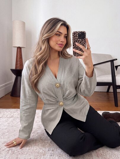 Vionelle Blusa de talla grande estilo elegante francés picante para otoño/invierno con cuello en V, cintura ceñida, mangas largas plisadas y botón decorativo con forma de sol dorado
