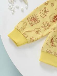 SpongeBob SquarePants | SHEIN 男嬰休閒可愛黃色滿版卡通印花長袖寬鬆連帽衛衣，日常度假秋季服飾 - 黃色 - 查看 3