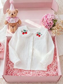 SHEIN 1件女嬰幼兒女童休閒法式白色刺繡草莓蕾絲彼得潘領荷葉邊長袖上衣，適合派對、度假、春秋冬季 - 白色 - 查看 2