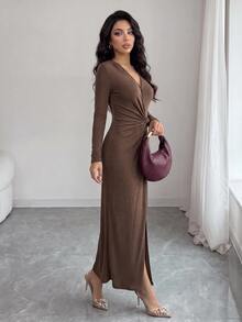 Modelyn 女式纯色简约V领长袖连衣裙，休闲日常穿着 - 棕色 - 查看 4