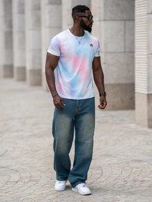 thenoahjr thenoahjr 男士夏季运动休闲彩色扎染椰子树印花圆领短袖T恤，适合外出、朋友聚会、2000年代风格、假日穿着 - 粉色 - 查看 3