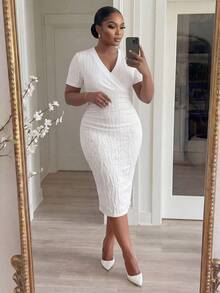 SHEIN Lady CURVE 大码女式V领短袖修身优雅连衣裙 - 白色 - 查看 4
