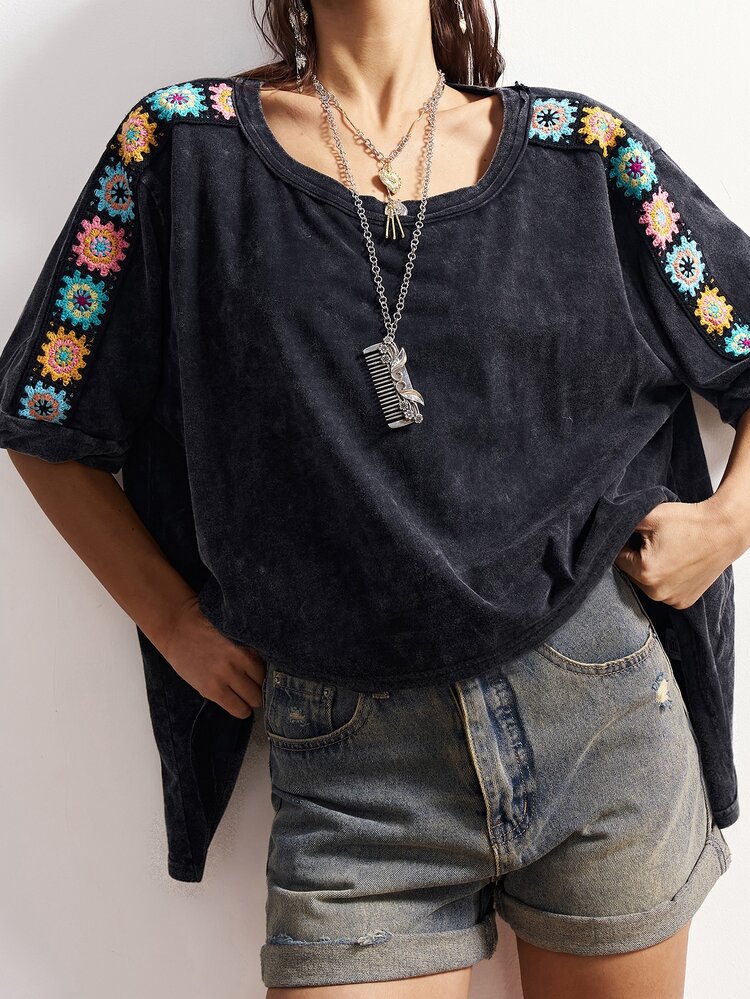 Bohemela Plus Size Women Floral Embroidery Graphic Round Neck Casual Everyday T-Shirt - Black - View 3