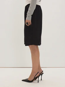 MUSEYN Black Satin Elastic Waist Loose Fit Long Shorts Comfortable Weekend  Fall New Season Capsule Wardrobe - Black - View 4