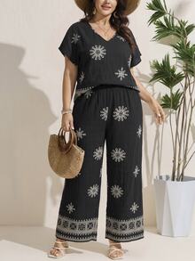 Comfylo 2pcs/Set Kaos Lengan Pendek Leher V Ukuran Besar dan Celana Panjang Elegan untuk Wanita - Hitam - View 3