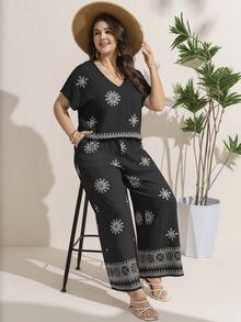 Comfylo 2pcs/Set Kaos Lengan Pendek Leher V Ukuran Besar dan Celana Panjang Elegan untuk Wanita - Hitam - View 8