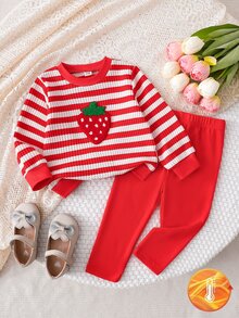 SHEIN Playful Pals 嬰兒休閒可愛紋理針織紅白條紋紅草毛巾刺繡草莓補丁上衣與針織內搭褲套裝 女嬰秋季 - 紅色 - 查看 4