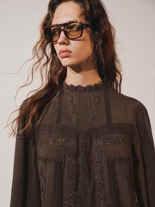 MOTF PREMIUM Đầm ngắn dáng rộng thêu ren phối patchwork phong cách Boho - Cà phê nâu - Xem 6