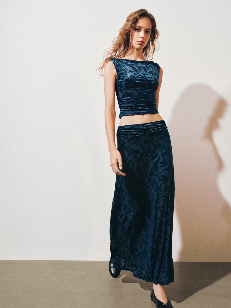 MOTF VELVET JACQUARD SLIM FIT TOP & LONG SKIRT 2 PIECES SET