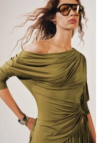 MOTF PREMIUM FRENCH MINIMALIST RUCHED OFF SHOULDER TOP AND HIGH SLIT SKIRT 2 PIECES SET - Olive Green - View 4