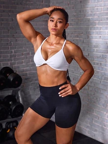 Solea Cove 女款純色露背設計日常健身高階緊身運動內衣 - 白色 - 查看 3