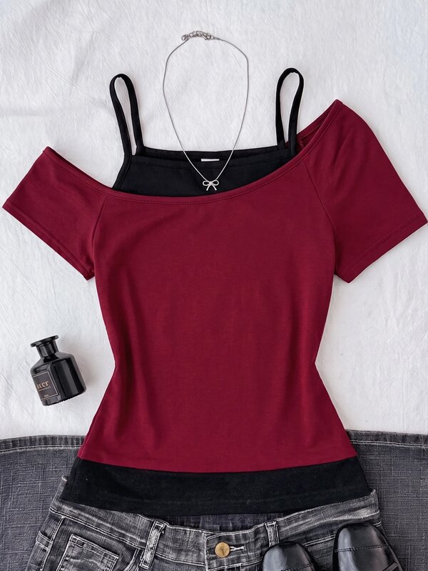 SHEIN T-shirt décontracté minimaliste Y2K pour adolescentes, bretelles spaghetti, épaules dénudées, noir & gris, convient pour l'été, les vacances, les loisirs
