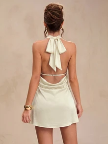 SHEIN BAE 春/夏款女款純色棕色深垂領掛脖性感垂領露背緞面迷你洋裝 - 杏色 - 查看 2