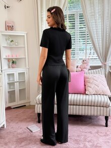 SweetSlumber 2pcs/Set Pakaian Tidur Seksi Wanita, Atasan Lengan Pendek dan Celana Panjang dengan Motif Renda Kontras Warna Polos - Hitam - View 2
