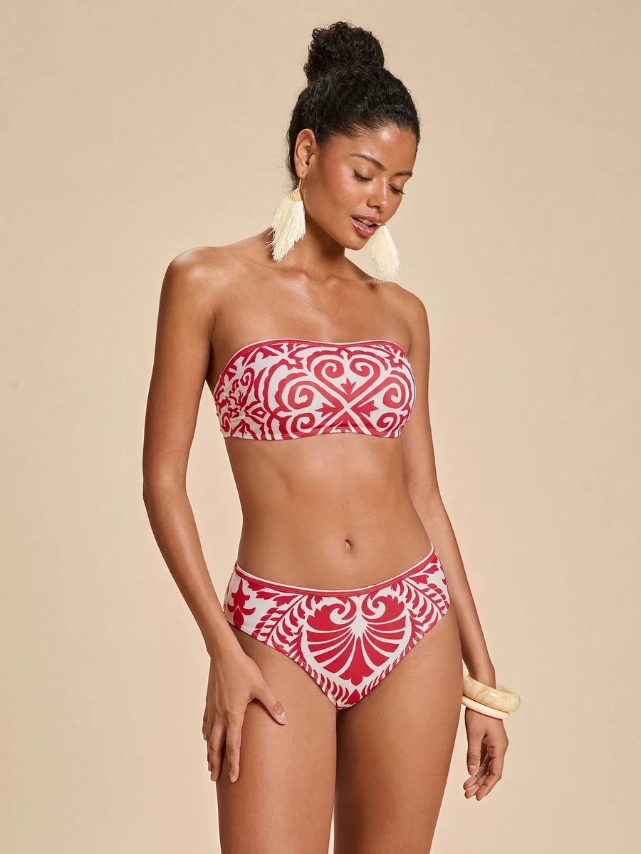 Travachic Set Pakaian Renang Wanita Motif Geometris untuk Liburan, Atasan Bandeau dan Bawahan Bikini Segitiga - Merah - View 1