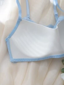 DelicateAllure 淺藍色蕾絲拼接成型罩杯防露浪漫極簡風女款內衣 - 藍色 - 查看 3
