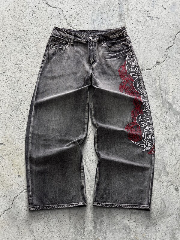 EVRINFINITE 1件 Infinite Jeans 香港风高街 3D 刺绣花卉时尚百搭男士水洗宽松阔腿牛仔裤（产品不含腰带和配饰）
