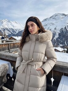 Anewsta Essential معطف مبطن بنسيج الفرو الاصطناعي ذو لون أحادي مع سحاب وكابوت للنساء، شتوي - لون مشمشي - مشاهدة 4