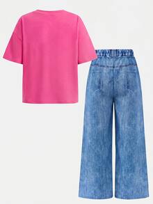 SHEIN 女童春夏可愛休閒簡約字母印花寬鬆短袖T恤＋長褲2件套，休閒居家時尚街頭風圓領落肩大廓型New York印花短袖T恤與直筒寬腿長褲套裝，仿牛仔印花長褲套裝 - 玫紅色 - 查看 2