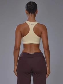 Musera Sport 圆领条纹侧露背短款柔软触感运动上衣，单穿运动健身健身房可爱普拉提日常款 - 淡黃色 - 查看 4