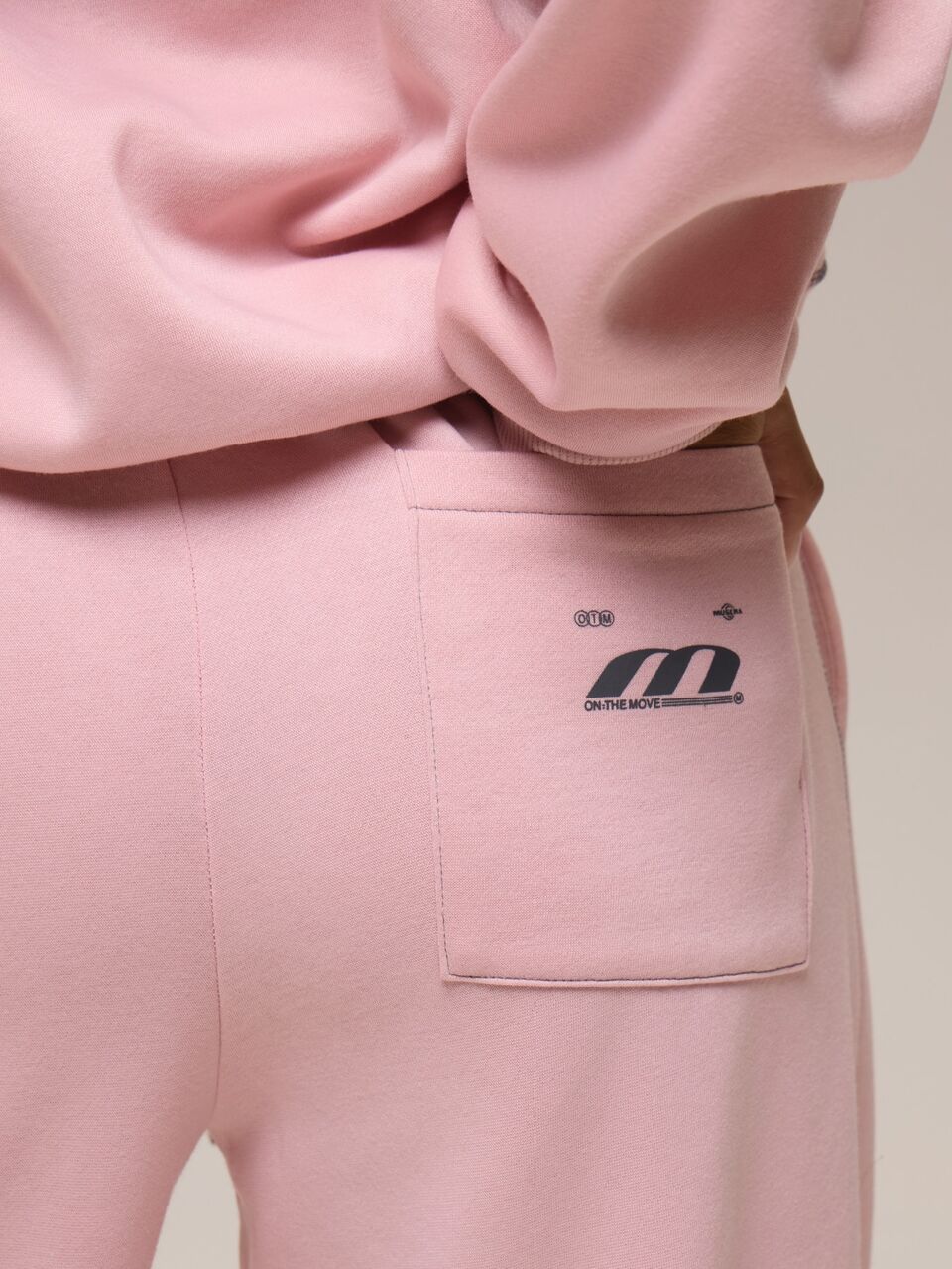 Moletom com Zíper Rosa com Logo Gráfico de Jersey, Casual de Inverno, Confortável para o Dia, Roupa Legal, Moletom Feminino Rosa