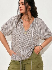 SHEIN LUNE Damen-Bluse in großen Größen für Frühling/Sommer mit französischem Karomuster, kurzen gerafften Laternenärmeln mit Kordelzug und V-Ausschnitt, romantisch-französischer lässiger Mode, vielseitig und klassisch - Braun - Übersicht 10