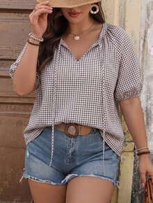 SHEIN LUNE Damen-Bluse in großen Größen für Frühling/Sommer mit französischem Karomuster, kurzen gerafften Laternenärmeln mit Kordelzug und V-Ausschnitt, romantisch-französischer lässiger Mode, vielseitig und klassisch - Braun - Übersicht 3
